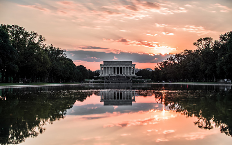Amazing sunset over the Lincoln Memorial in Washington